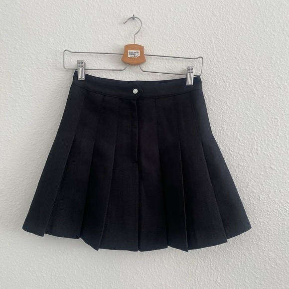 H&M Limited Edition Black Pleated Tennis Mini Skirt – Size 2, Brand New - Picture 3 of 10